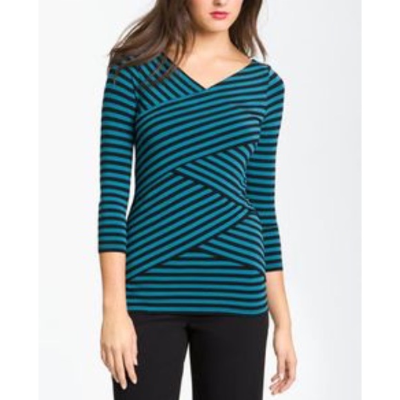 Vince Camuto Tops - Vince Camuto top large❤️